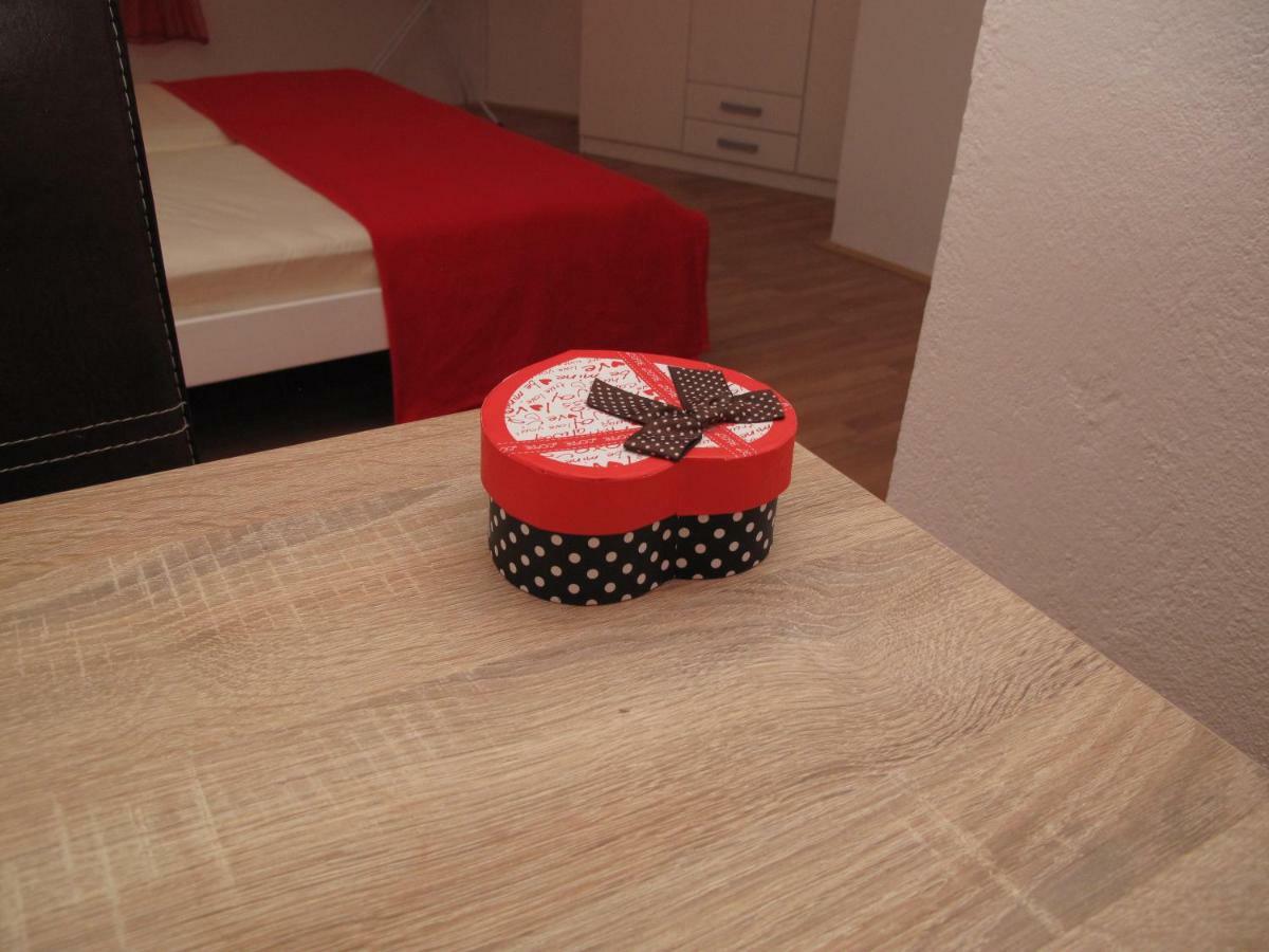 Illy City Centre Apartment シベニク エクステリア 写真