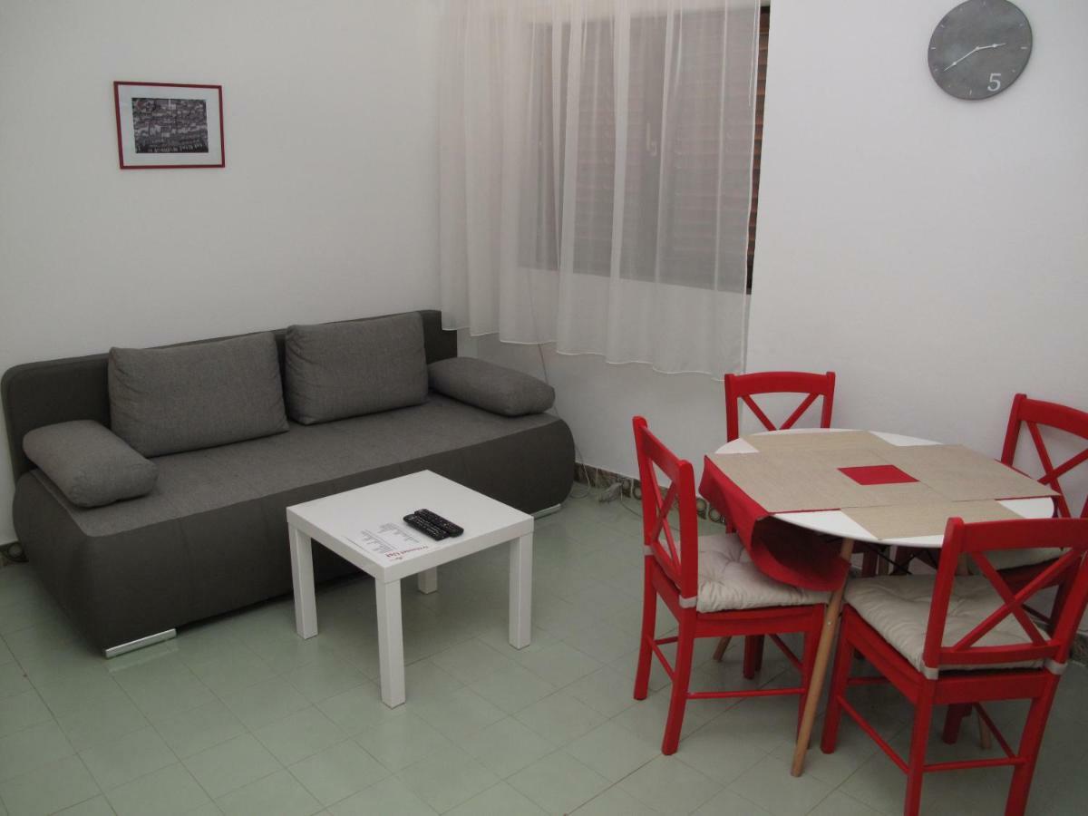 Illy City Centre Apartment シベニク エクステリア 写真