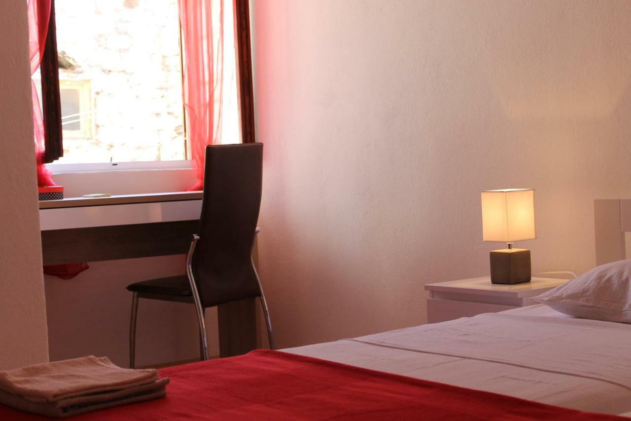 Illy City Centre Apartment シベニク エクステリア 写真
